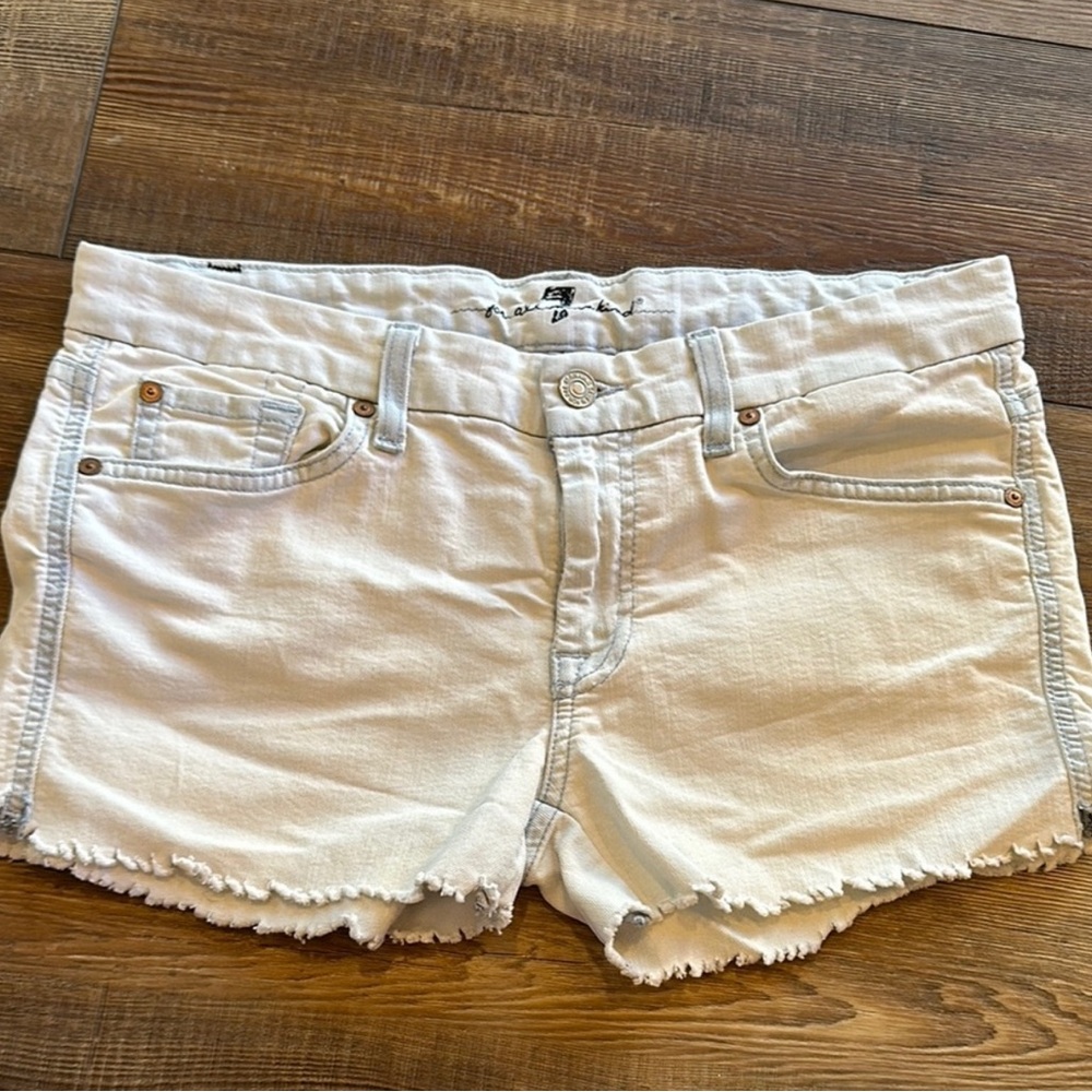 7FAM cutoff shorts